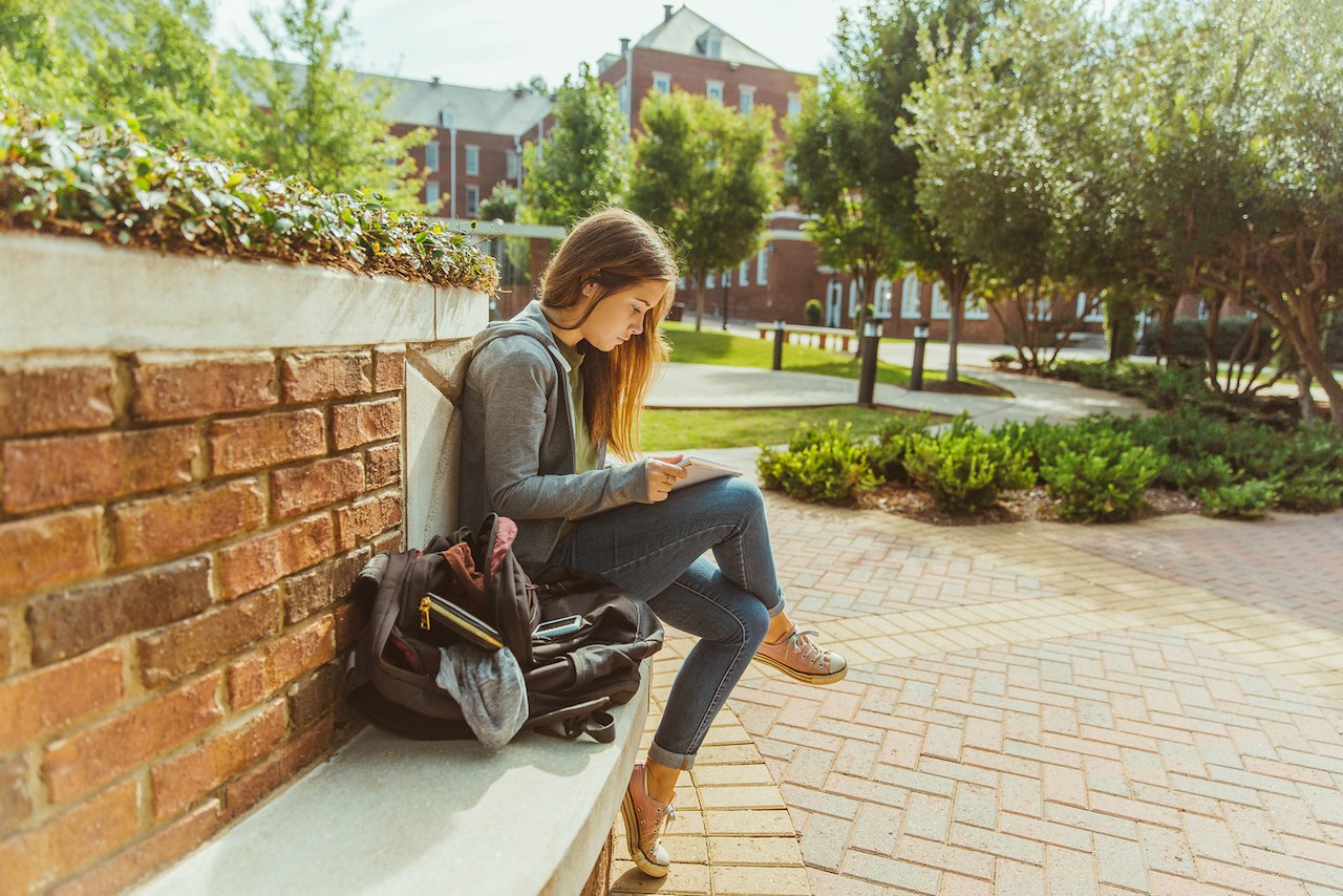 College Student_NT-05-X3